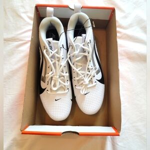 NWT Nike White Black Alpha Menace 4 Battery Cleats
